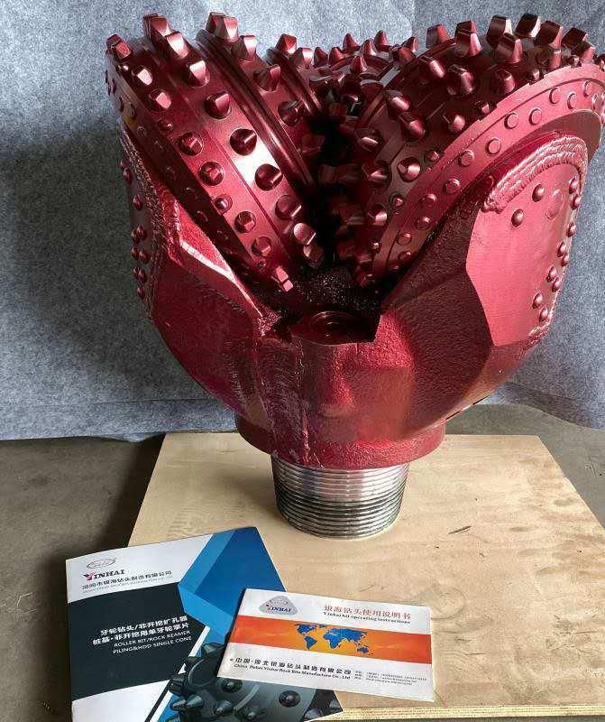 Tricone Bit with Sealed Journal Bearing 19" IADC437