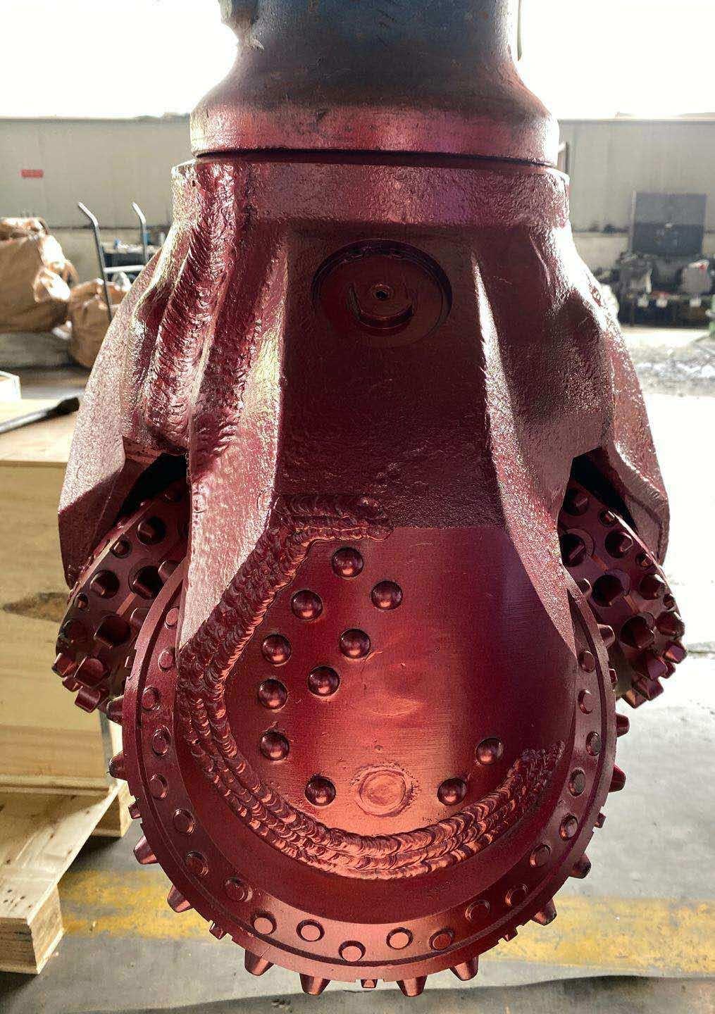 Tricone Bit with Sealed Journal Bearing 19" IADC437